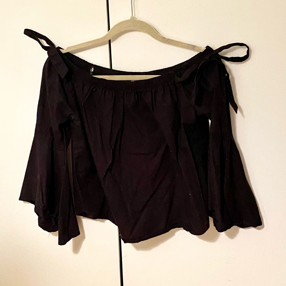 Active USA black off the shoulder long sleeve top. Size small